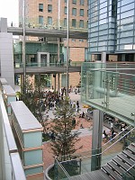  Despite being a large city , Tokyo makes very intelligent use of space, also vertical space. Multi-level pedestrian walkways criss-cross over streets and retail, residential and commerical spaces are well integrated.